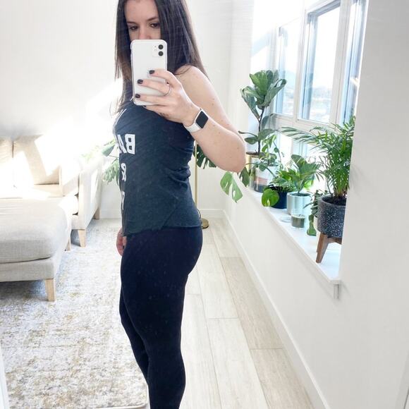 Wine Bachelor & Yoga Pants Gray Tank Size Small - Picture 5 of 5